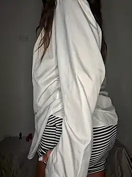 Junosee online show from October 6, 2025, 9:01 pm