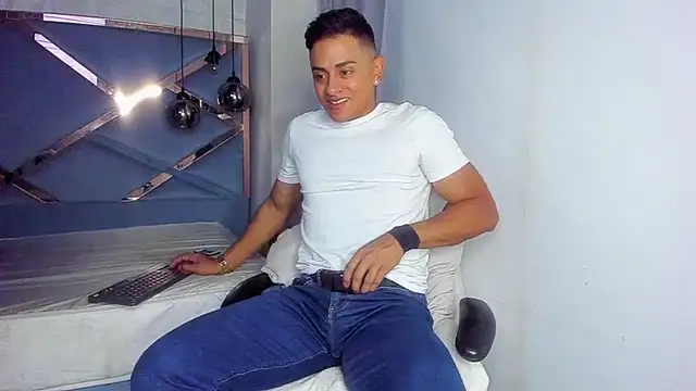 Snapshot of Lucii_fer_ chatting on March 4, 2026, 11:38 am Lucii fer online show from March 4, 2026, 11:38 am