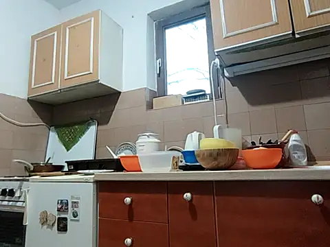 beaverwoman online show from November 10, 2025, 1:43 pm