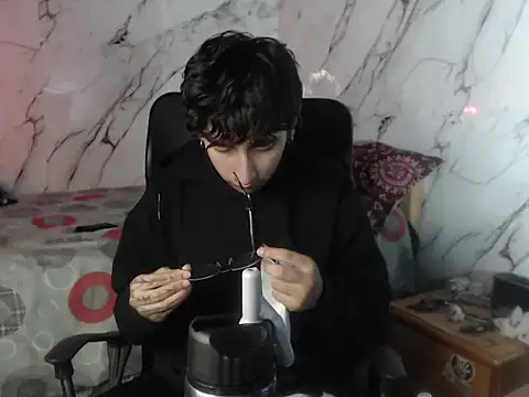 Snapshot of Dereck_Dickson chatting on April 1, 2026, 5:08 am Dereck Dickson online show from April 1, 2026, 5:08 am