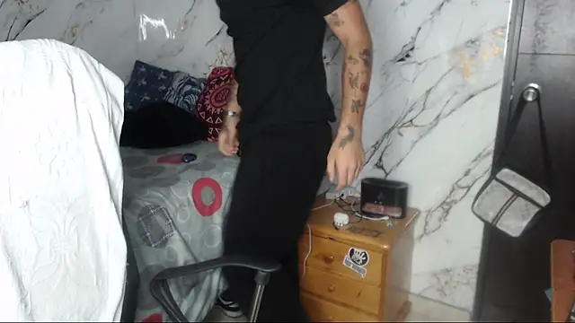 Snapshot of Dereck_Dickson chatting on April 5, 2026, 5:04 am Dereck Dickson online show from April 5, 2026, 5:04 am