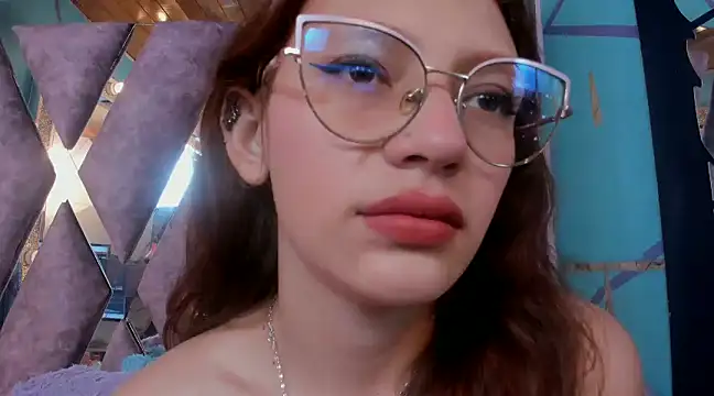 LARICSABLUE online show from February 18, 2025, 3:42 am