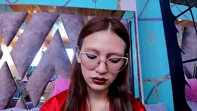 LARICSABLUE online show from March 8, 2025, 6:47 pm