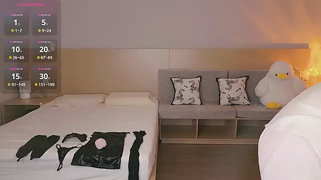 Lucky-baby online show from October 1, 2025, 1:17 pm