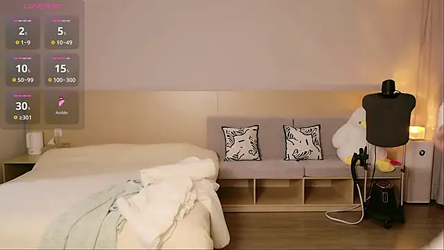 Lucky-baby online show from November 10, 2025, 1:10 pm