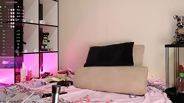 Snapshot of viamoon chatting on January 18, 2026, 3:54 am viamoon online show from January 18, 2026, 3:54 am