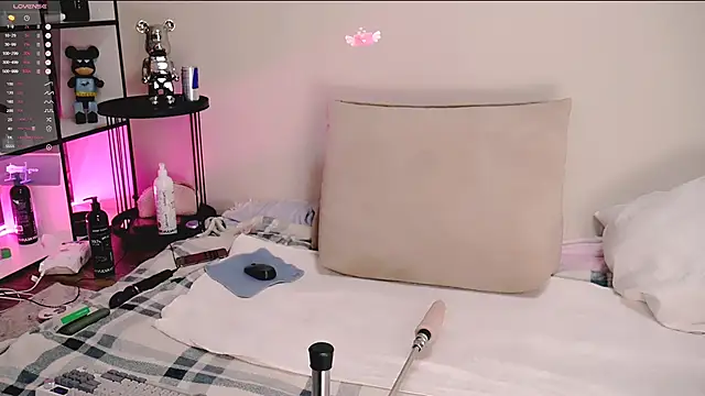 Snapshot of viamoon chatting on February 18, 2026, 3:35 am viamoon online show from February 18, 2026, 3:35 am