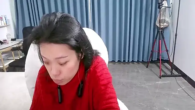 Bella0815 online show from December 2, 2024, 2:42 am