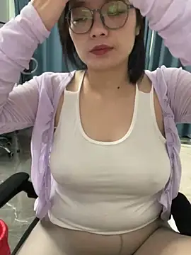 Bella0815 online show from March 9, 2025, 6:17 am