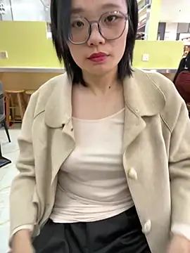 Bella0815 online show from March 12, 2025, 12:04 pm