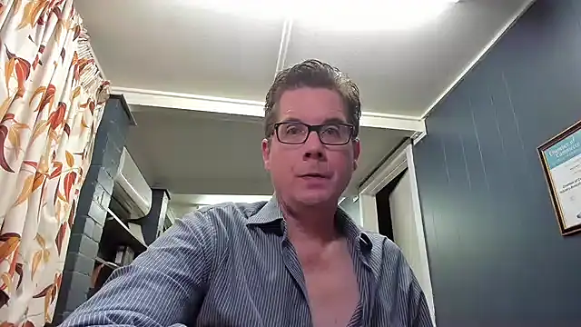 Snapshot of tilobinder chatting on December 6, 2024, 12:27 pm tilobinder online show from December 6, 2024, 12:27 pm