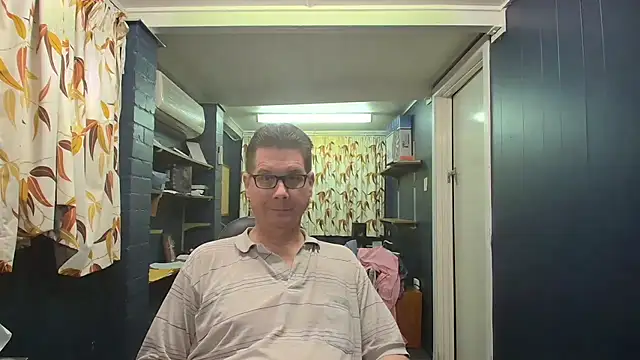 tilobinder online show from November 16, 2025, 2:11 pm