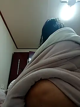 hello098712 online show from February 10, 2025, 9:36 am