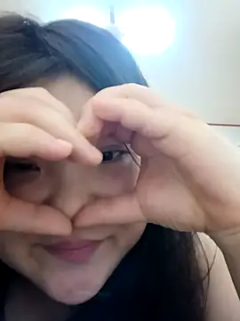 hello098712 online show from February 16, 2025, 6:43 pm