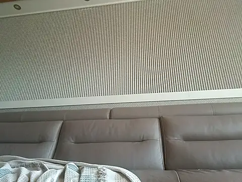 hello098712 online show from March 17, 2025, 4:08 am