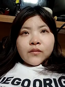 hello098712 online show from March 17, 2025, 1:08 pm