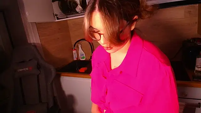 Snapshot of CutiePie3 chatting on December 2, 2024, 7:38 pm CutiePie3 online show from December 2, 2024, 7:38 pm