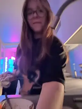 Snapshot of CutiePie3 chatting on September 14, 2025, 5:23 pm CutiePie3 online show from September 14, 2025, 5:23 pm