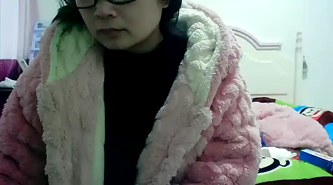 Snapshot of CN-Xiaoxi chatting on March 3, 2025, 12:04 am CN-Xiaoxi online show from March 3, 2025, 12:04 am