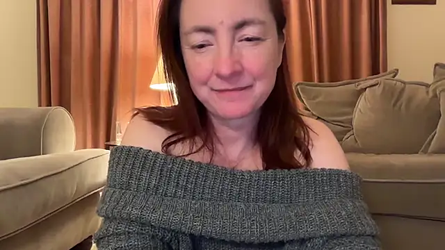 Snapshot of LouiseTswing chatting on January 10, 2025, 11:18 pm LouiseTswing online show from January 10, 2025, 11:18 pm