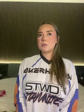 mayakitsune69 online show from March 1, 2026, 9:44 am