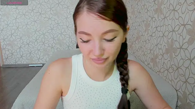 Snapshot of Lissa_Cristal chatting on July 19, 2026, 7:34 am Lissa Cristal online show from July 19, 2026, 7:34 am