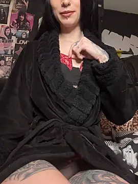 Snapshot of MissMidnightUK chatting on February 13, 2026, 12:39 am MissMidnightUK online show from February 13, 2026, 12:39 am