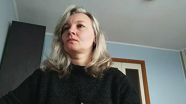 EdithManning online show from April 26, 2026, 6:33 am