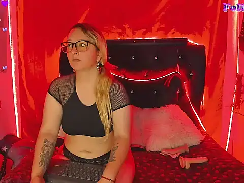 katieeandsharonn online show from November 13, 2025, 3:00 pm