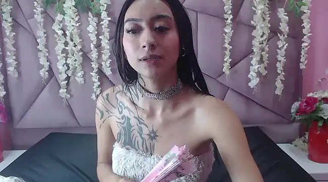 Miaa Thopmson online show from February 25, 2025, 3:20 am