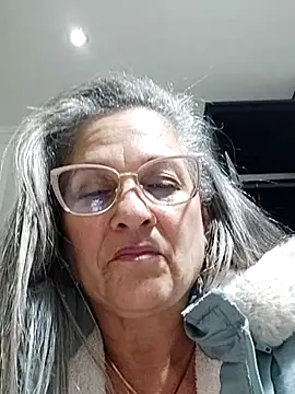 miisevvie  online show from February 27, 2025, 8:39 am