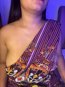 Snapshot of shara_queen1 chatting on May 12, 2026, 1:25 am shara queen1 online show from May 12, 2026, 1:25 am