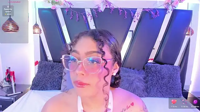 Snapshot of antonelllepiercee chatting on April 28, 2026, 11:26 am antonelllepiercee online show from April 28, 2026, 11:26 am