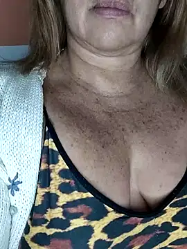 Snapshot of Kasandra_Ho chatting on September 12, 2025, 6:46 am Kasandra Ho online show from September 12, 2025, 6:46 am