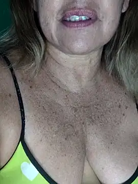 Kasandra Ho online show from October 25, 2025, 1:46 am