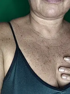 Kasandra Ho online show from November 16, 2025, 6:13 pm