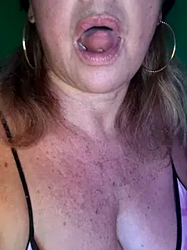 Kasandra Ho online show from December 2, 2025, 6:14 pm