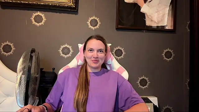 NoreenBunton online show from July 16, 2026, 4:35 pm