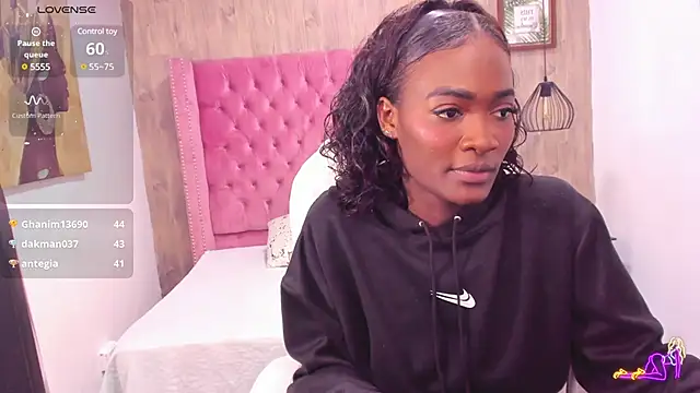 Snapshot of Jenna_London chatting on February 12, 2025, 12:48 am Jenna London online show from February 12, 2025, 12:48 am