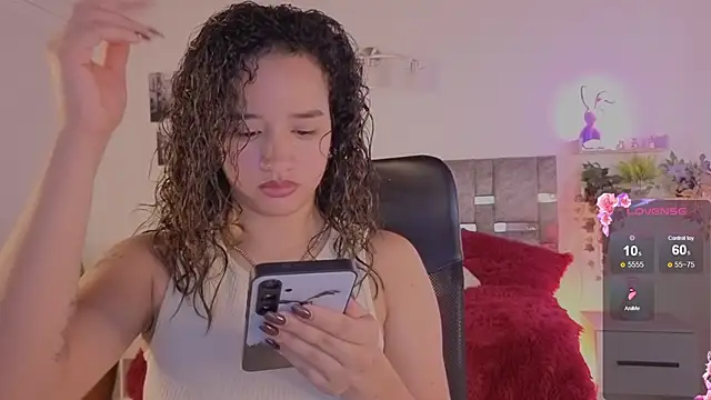 emilyrouxe online show from May 30, 2026, 4:37 pm