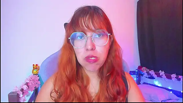  Moon Johnson online show from November 4, 2025, 1:27 am