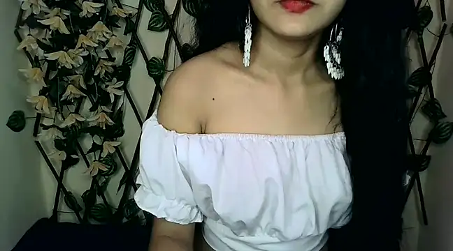 SUZY FROMUS online show from February 2, 2025, 6:53 pm