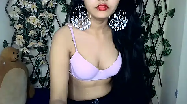 SUZY FROMUS online show from February 14, 2025, 4:20 pm