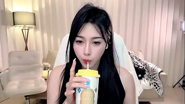 Snapshot of K-moumou chatting on September 26, 2025, 3:27 pm K-moumou online show from September 26, 2025, 3:27 pm