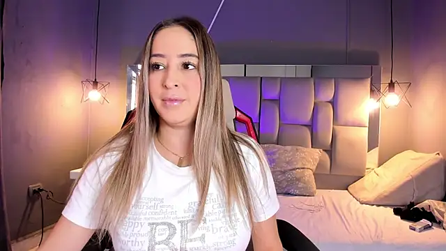 Snapshot of AliceSteel12 chatting on February 27, 2025, 1:07 pm AliceSteel12 online show from February 27, 2025, 1:07 pm