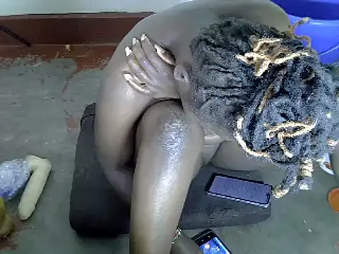 Sweetaggy2 online show from February 3, 2026, 6:46 pm