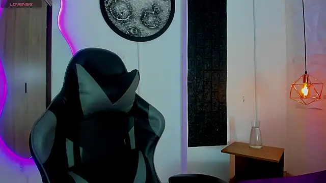 tatiana sc online show from October 3, 2025, 1:19 pm