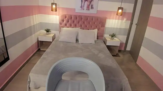 Snapshot of Carol_Pinter chatting on February 19, 2025, 12:55 pm Carol Pinter online show from February 19, 2025, 12:55 pm