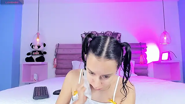 AbyCooper online show from October 6, 2025, 1:19 pm