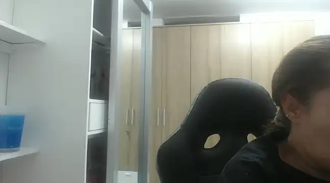 RoxanaLove9 online show from February 27, 2025, 1:48 am